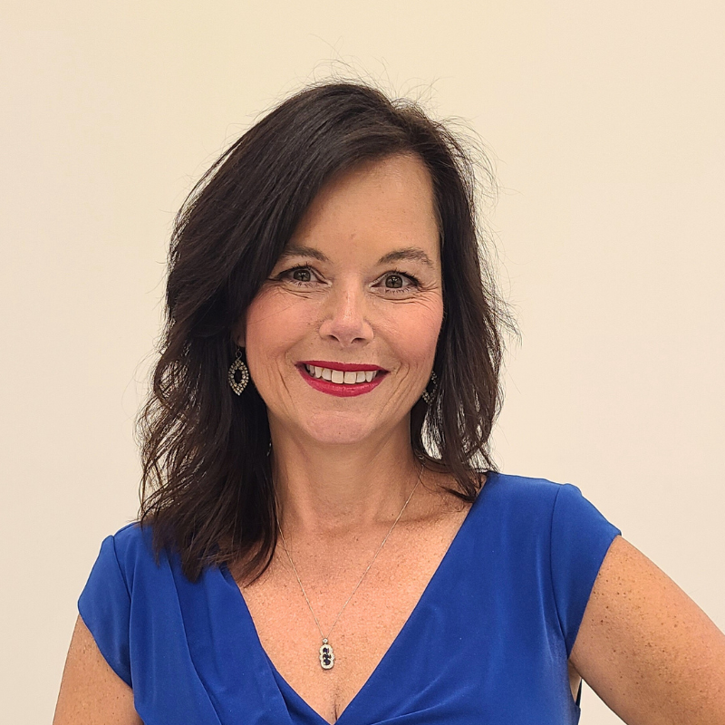 Shannon Hall Headshot
